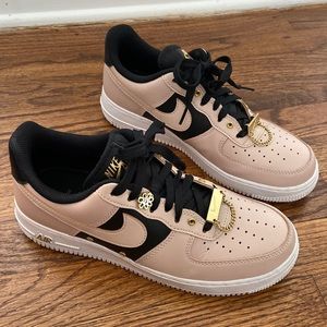 Nike Air Force 1 tan and black DA8751-200 size 7.5
